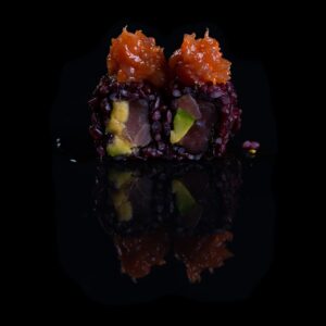 281 - URAMAKI BLACK SPICY TUNA