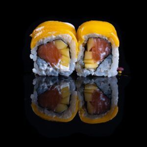 238 - URAMAKI MANGO ROLL