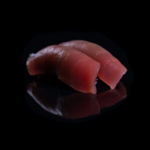 135 - NIGIRI BLACK MAGURO*