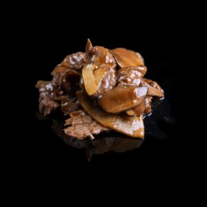 312 - MANZO CON FUNGHI E BAMBU